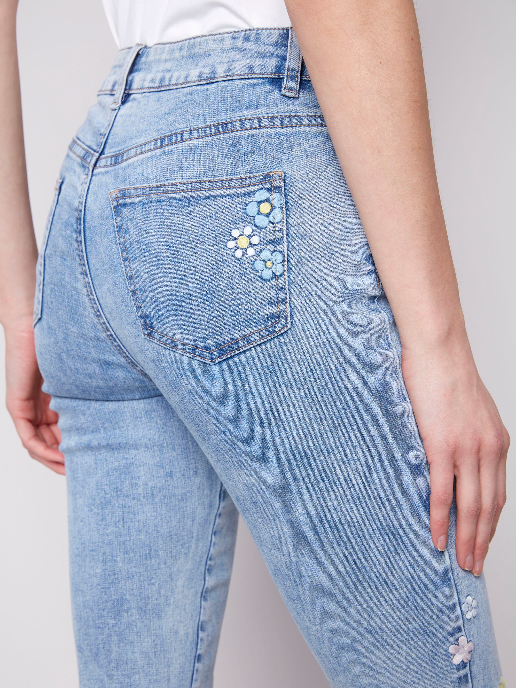 Jeans with classic five-pocket design in light blue by Charlie B.