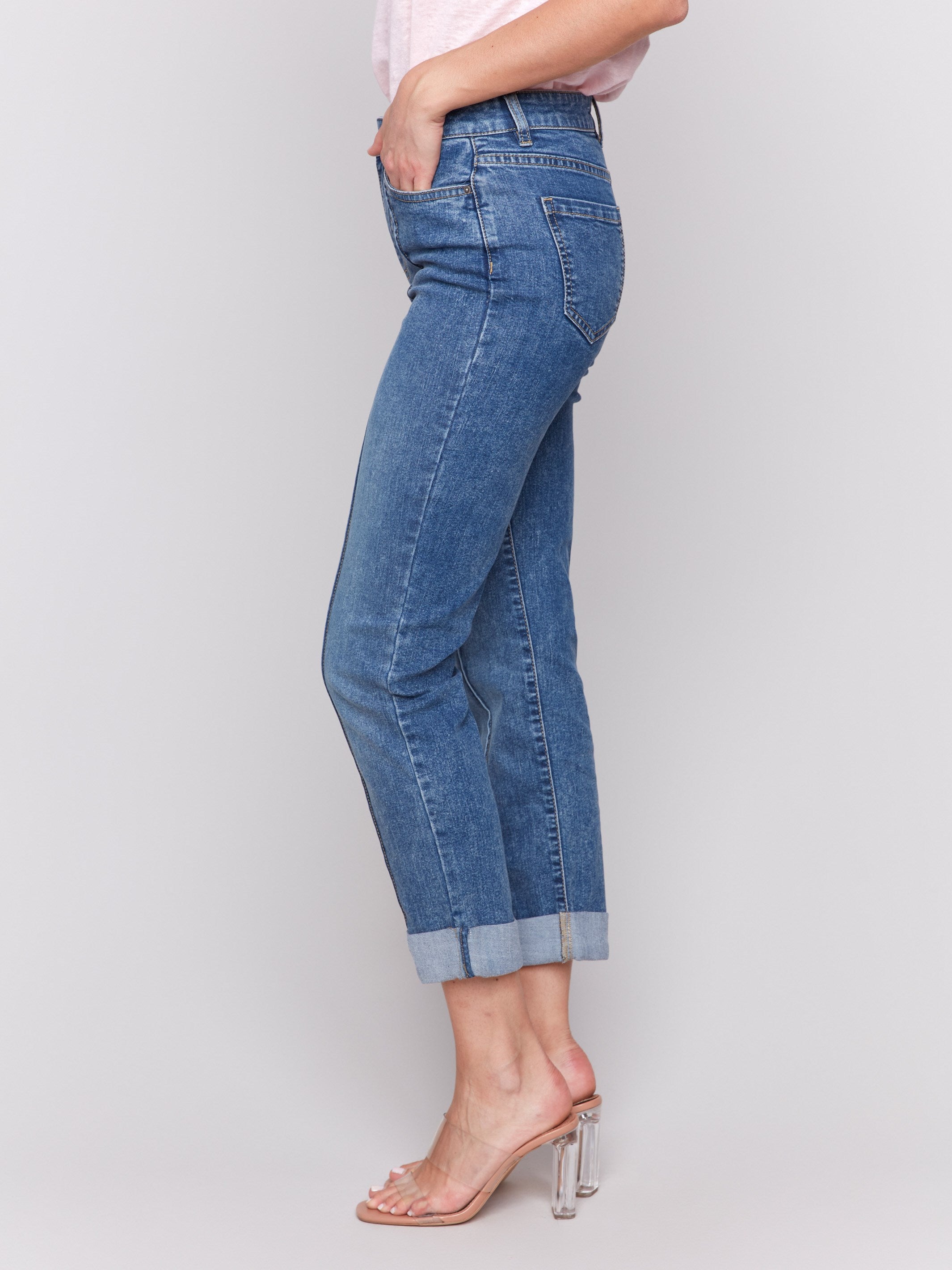 Cropped length medium blue jeans with regular rise by Charlie B.