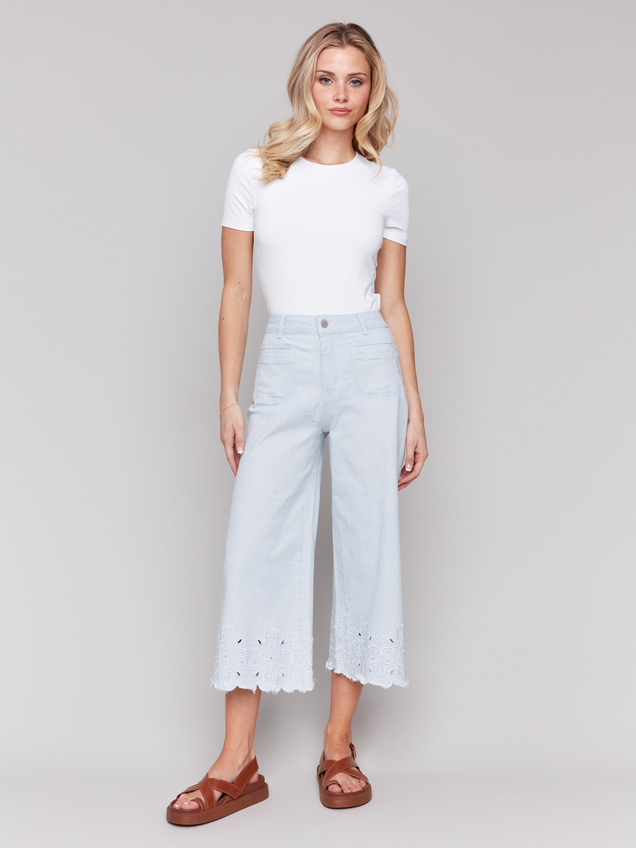 Stretch denim wide-leg jeans with two front pockets by Charlie B.